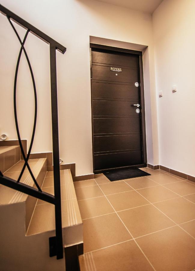Royal Luxury Apartment Вършац Екстериор снимка